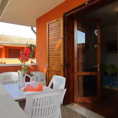 Feel At In Our Cozy דירה